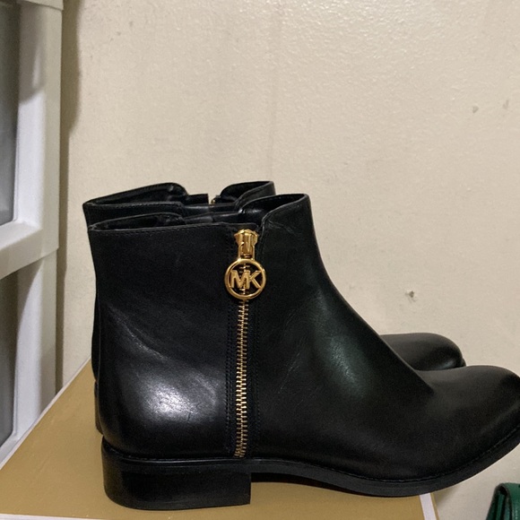 Michael Kors Lainey Flat Bootie Black leather - Picture 13 of 14